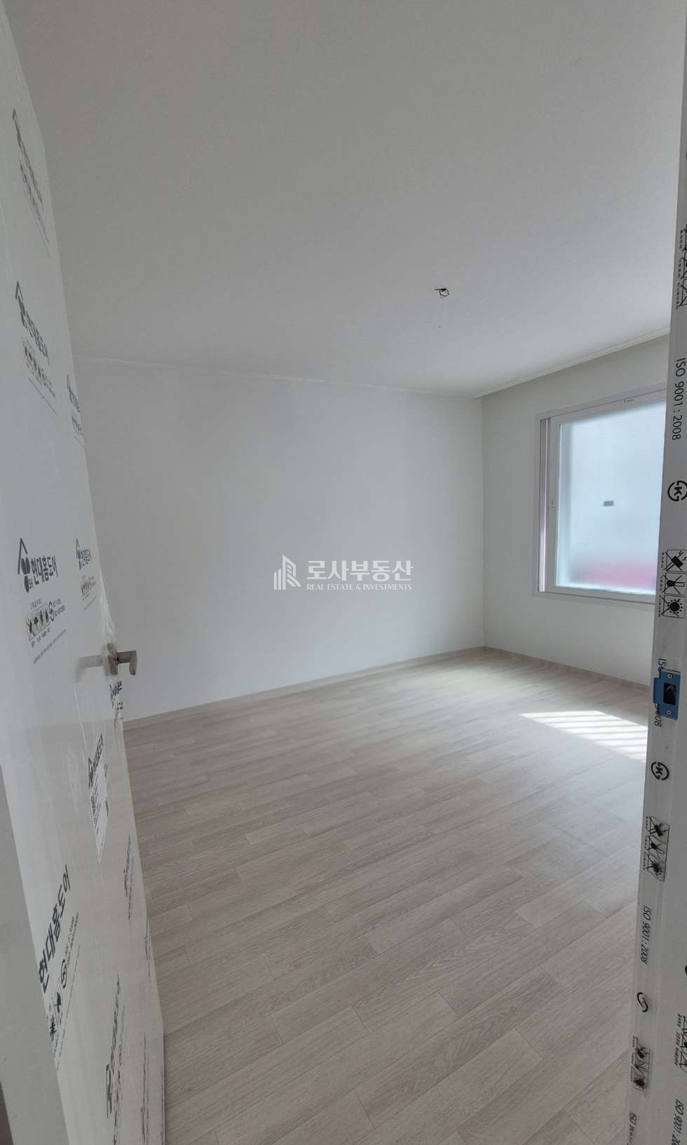 서울 마포구 서교동 346-9 ROSA*홍대 근처 올수리 투룸 1층 귀한 반전세* 월세 매물번호 10345 사진 2