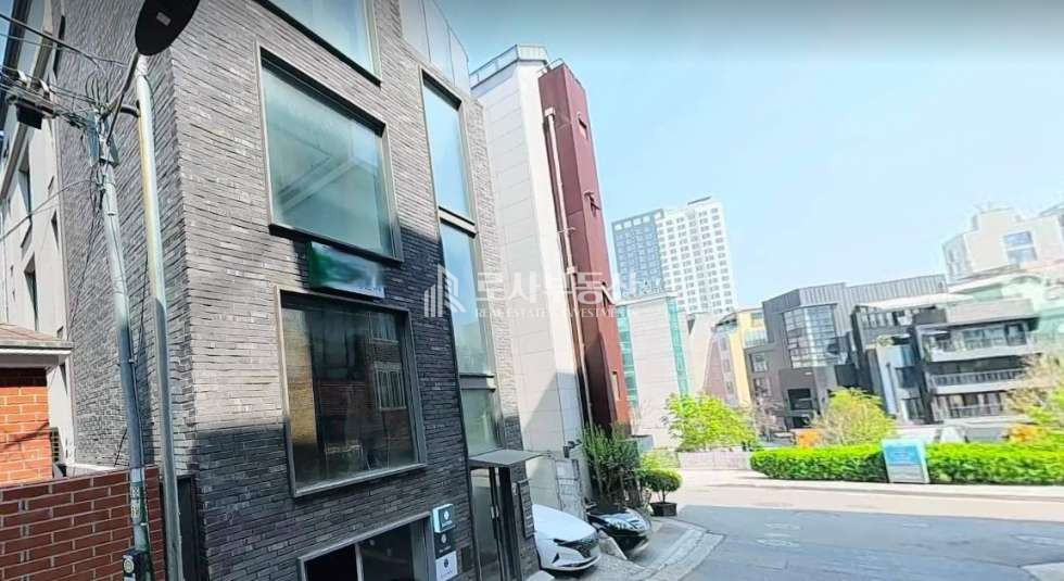 서울 마포구 서교동 ROSA 연트럴파크 핫매물 무권리 상가 월세 매물번호 10176 사진 1