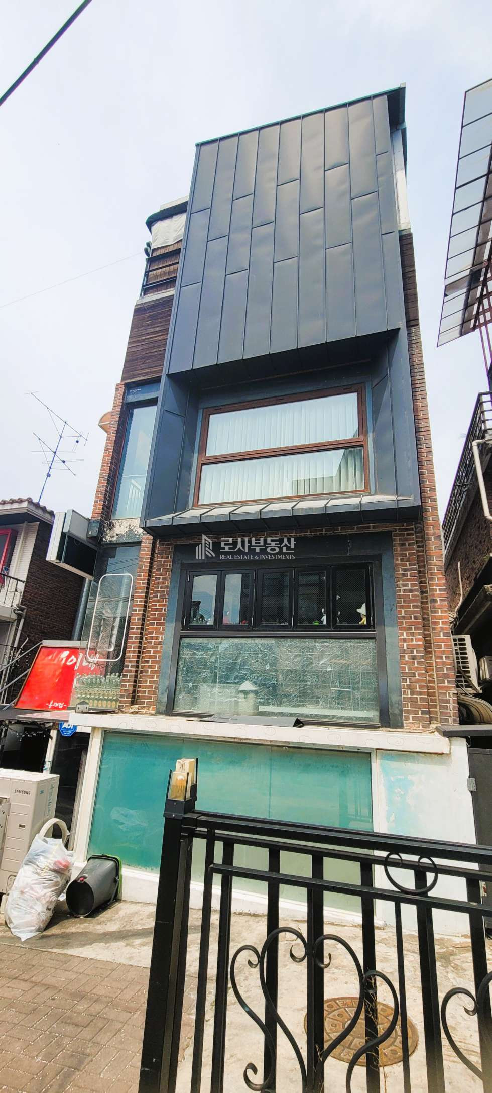서울 마포구 서교동 ROSA 홍대역 5분가리 구조 잘나오는 2층 상가 월세 매물번호 10272 사진 2