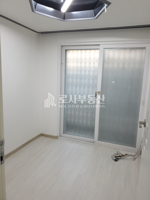 서울 마포구 서교동 473-42 ROSA 망원역 초역세 쓰리룸 빌라 매매 매물번호 10307 사진 2