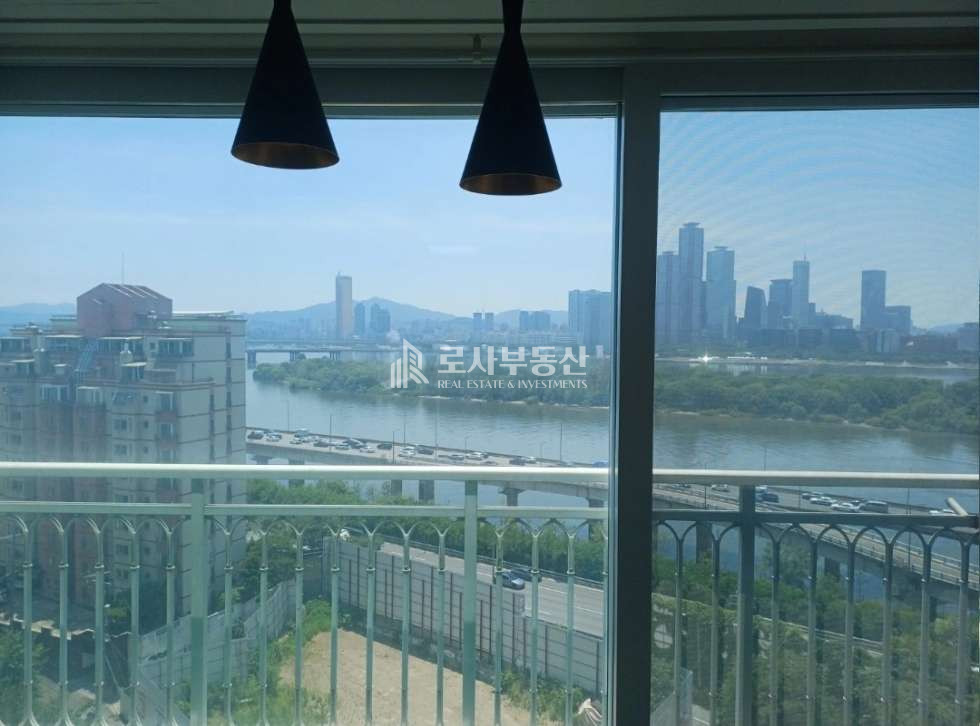 서울 마포구 신정동 30 제104동 ROSA 영구한강뷰, 초역세권 올리모델링 아파트 매매 매물번호 10425 사진 1